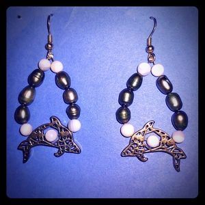 ✅ *Select jewelry: 5 for $25* Dolphin Earrings